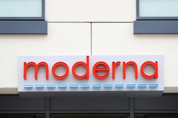 Moderna to Submit COVID-19 Vaccine for FDA Regulatory Approval