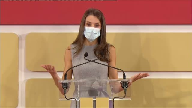 La reina Letizia sustituye al rey en la entrega de los Premios Jaume I en Valencia