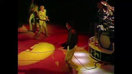 Summertime Blues (Eddie Cochran cover)...Twist and Shout (The Top Notes cover) - The Who (live)