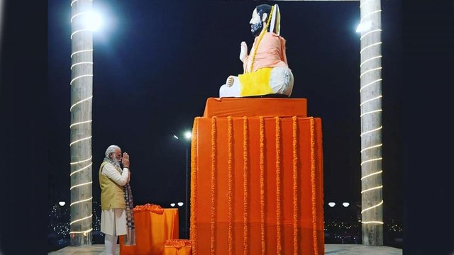 PM Modi pays tributes to Saint Ravidas in Varanasi