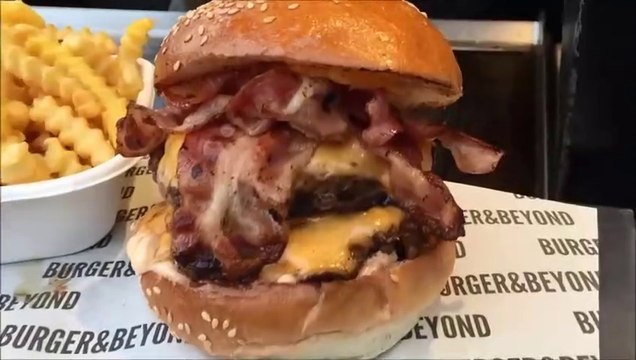 EPIC DOUBLE CHEESE BURGER GRILLED CHEESE GRILLED BEEF & BACON FRIES HOT SAUCE LONDON STREET FOOD