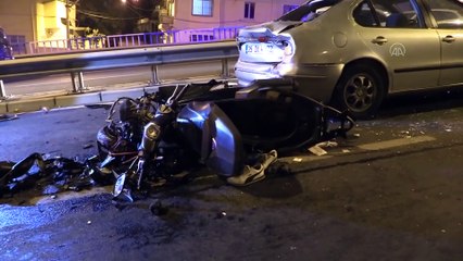 İZMİR - Otomobile arkadan çarpan motosikletin sürücüsü yaşamını yitirdi