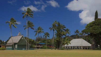 One of Hawaii's Most Popular Islands Is Reinstating Its 14-Day Quarantine As COVID-19 Cas