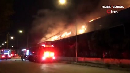 Plastik fabrikasında büyük yangın