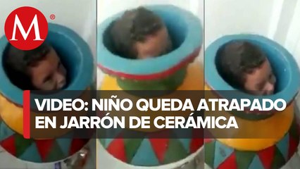 Niño queda atrapado en un jarrón por travieso; así lo salvaron