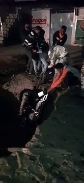 भाजपा नेताओं ने किया अच्छा काम, खतरनाक सीवर लाइन से जान बचाई