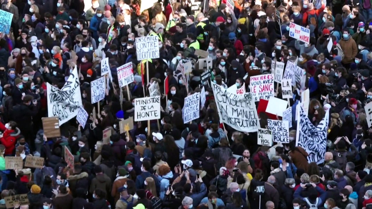 Darf man prügelnde Polizisten filmen? Sicherheitsgesetz entzweit Frankreich