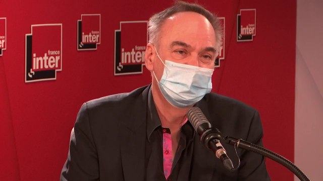 Hervé Le Tellier : J'ai écrit un livre qui est un fiction, avec un désir de rentrer dans les codes de livres qui sont des page-turners . J'ai envie de lire un livre où on ait envie en permanence, en fin de chapitre, de passer à la suite.