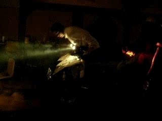 Burn en quad dans une salle des fetes