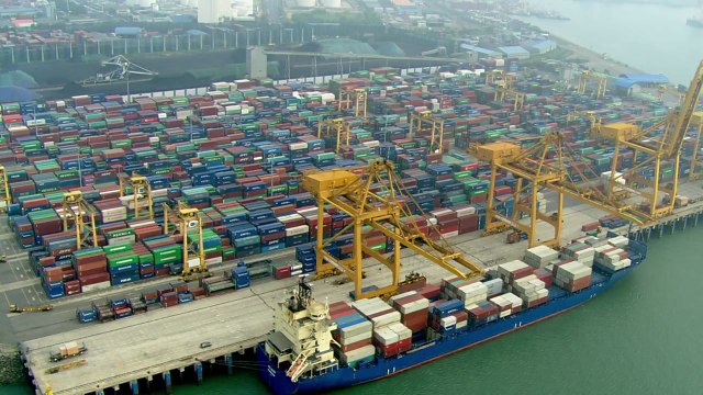 수출 되살아나나...11월 4%·일 평균 6%↑ 2년 만에 나란히 증가 / YTN