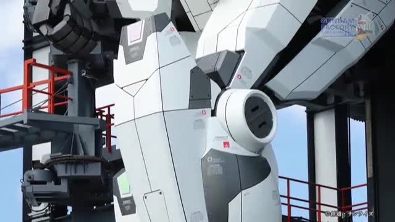 Un superrobot, gran atracción de un parque temático japones