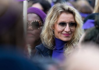 Alexandra Lamy violemment prise à partie pour avoir critiqué “ceux qui viennent casser du flic”