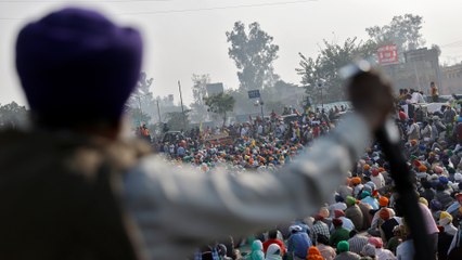 Thousands of Indian farmers protest against market reforms as government talks fail to ease anger