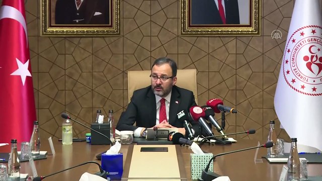 ANKARA - Kasapoğlu, Avrupa şampiyonu olan Ritmik Cimnastik Grup Milli Takımı'nı kabul etti (2)
