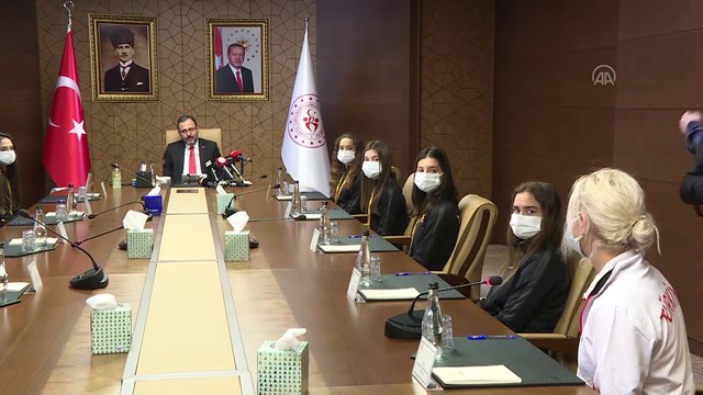 ANKARA - Kasapoğlu, Avrupa şampiyonu olan Ritmik Cimnastik Grup Milli Takımı'nı kabul etti (3)