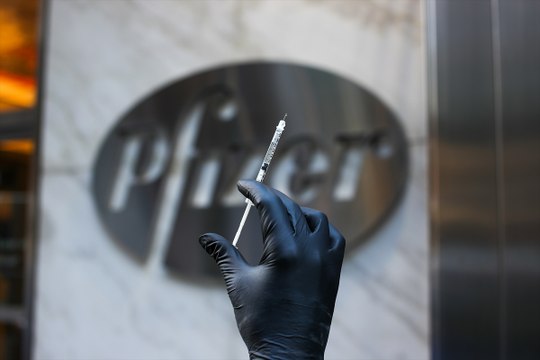 Pfizer dan Biontech Ajukan Izin Bersyarat untuk Vaksin Covid-19