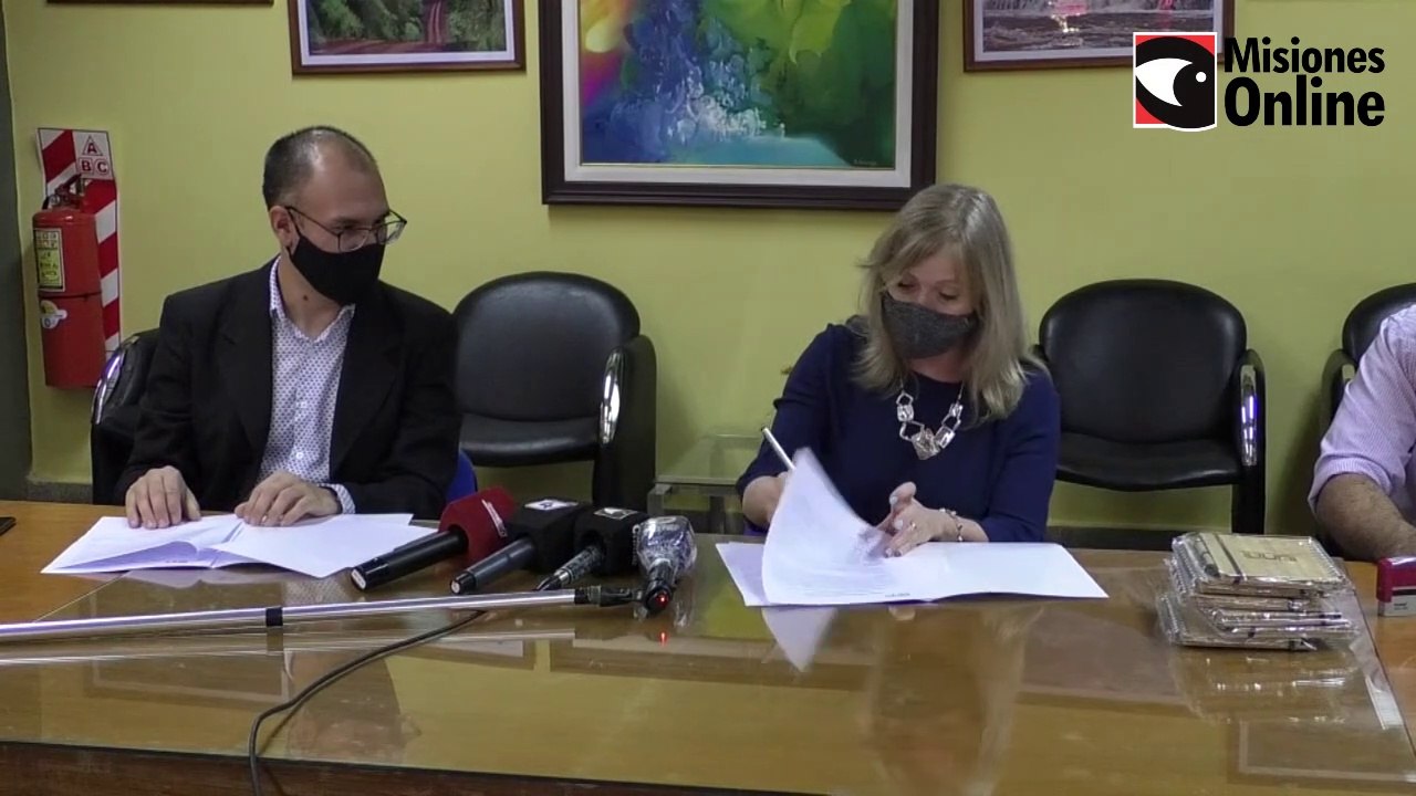 La UNaM capacitará en economía a periodistas de la CAPPRyT, el convenio de cooperación se firmó en el rectorado de la universidad