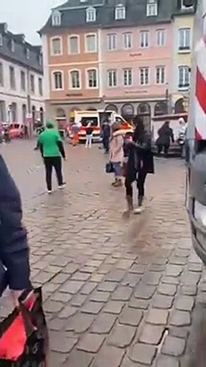 Une voiture percute des passants dans une zone piétonne à Trèves en Allemagne - Deux morts et plusieurs blessés, selon la police - Un suspect arrêté