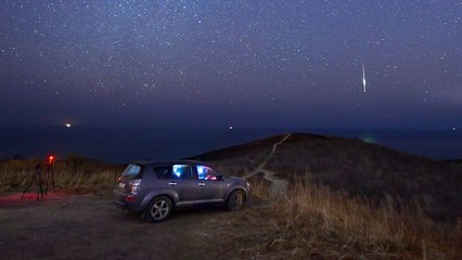 This Month Will Bring 2020's Biggest Meteor Shower, a Solar Eclipse, and the Best 'Kissing