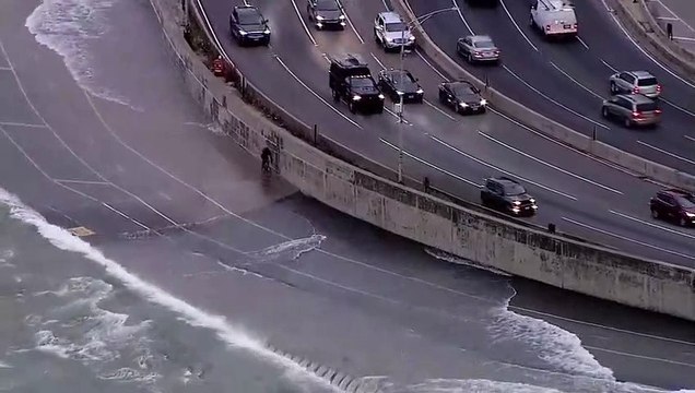 Une piste cyclable balayée par la forte marée aux Etats-Unis