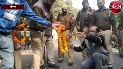 कुत्ते की मौत पर गमगीन हुई खाकी,निकाली शव यात्रा