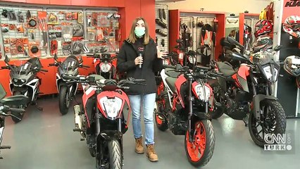 Kalabalıktan kaçanlar motosiklet almayı tercih etti | Video