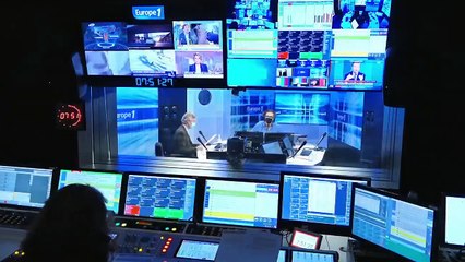 Le "en même temps" de Macron face à la violence