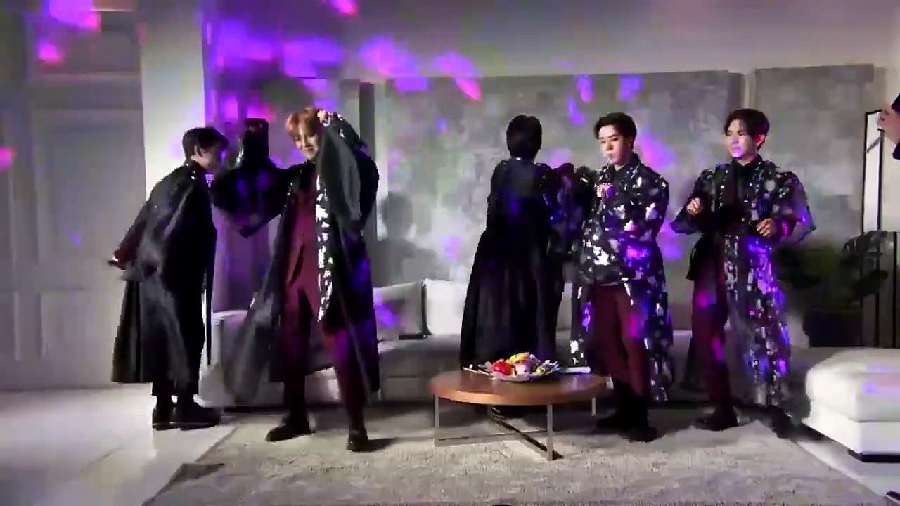 Dünyada Erik Dalı fırtınası: Güney Koreli A.C.E canlı yayında oyun havası oynadı