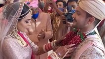Aditya Narayan Shweta Wedding: जयमाल में Aditya-Shweta की मस्ती; देखिए वीडियो | FilmiBeat