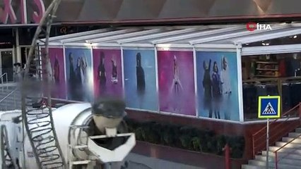 AVM'deki ''korkutan'' hırsızlık kamerada! Onlarca mont çaldılar