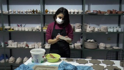 ŞIRNAK - Cizreli kadınlar yaptıkları seramiklerle yörenin tanıtımına destek oluyor