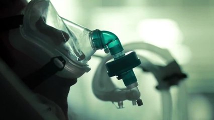 Sağlık Bakanı'nın paylaştığı videoyu yeniden seslendirerek paylaştı: ''Kredi borçlarımı kim ödeyecek?''