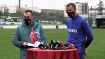 TRABZON - Trabzonsporlu Hugo: ''Özellikle son üç maçtır takımımız biraz daha sorumluluk almaya başladı''