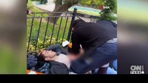 Esenler'de parkta oturan genci bıçakladılar | Video