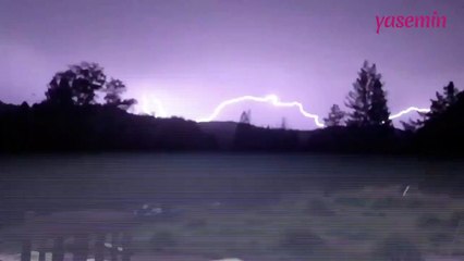 Muhteşem şimşek fırtınası yakından görüntülendi!