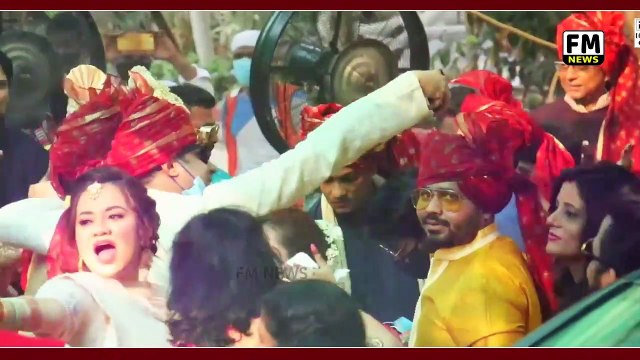 Aditya Narayan And Shweta Agarwal Varmala Ceremony