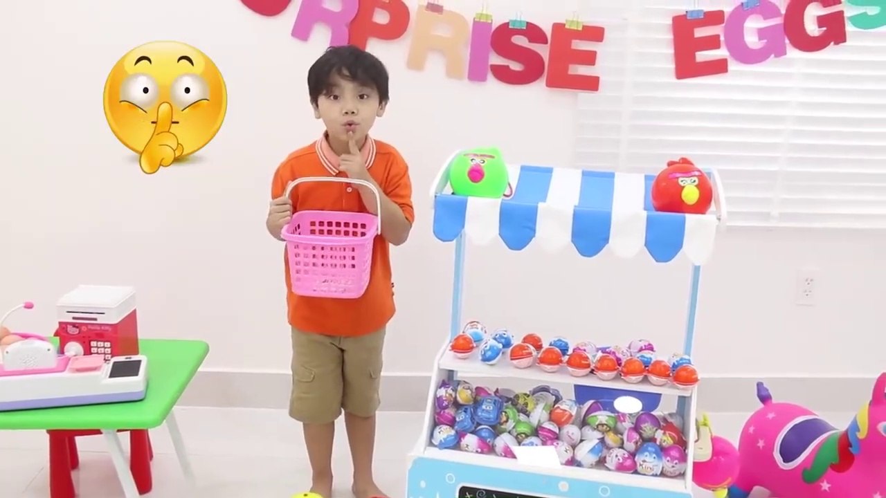 Suri and Sammy Pretend Play with Surprise Egg Toy Store - Kids videos
