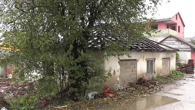 KOCAELİ - Marmara Depremi'nin 'merkez üssü'nde hasarlı binalar yıkılıyor