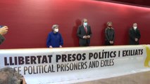 Torra dona la pancarta que causó su inhabilitación al Museo de Historia de Cataluña