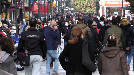 İZMİR - Kovid-19 vakalarının arttığı İzmir'in işlek noktalarında yoğunluk görüldü