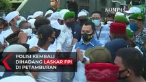 Detik-Detik Polisi Dihadang Laskar FPI Saat Layangkan Surat Pemanggilan Kedua Rizieq Shihab