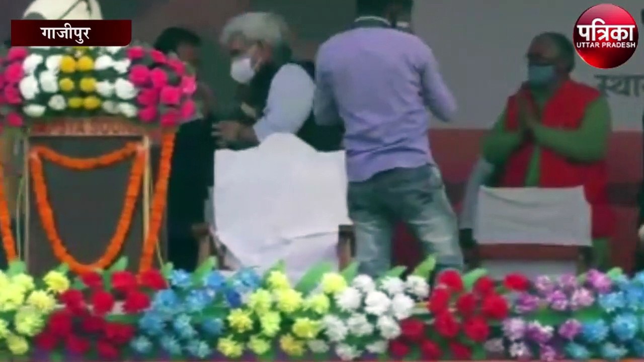 जम्मू कश्मीर का एलजी बनने के बाद पहली बार जनपद आगमन पर मनोज सिन्हा का जोरदार स्वागत