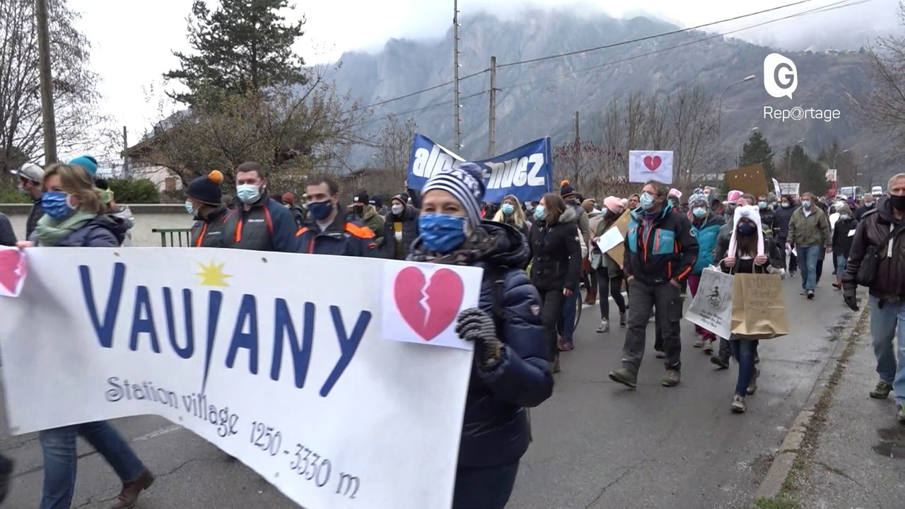 Reportage - A Bourg d'Oisans, une manifestation pour sauver l'hiver des stations