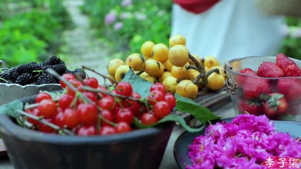 Sorvete de frutas frescas e doces, o sabor do verão