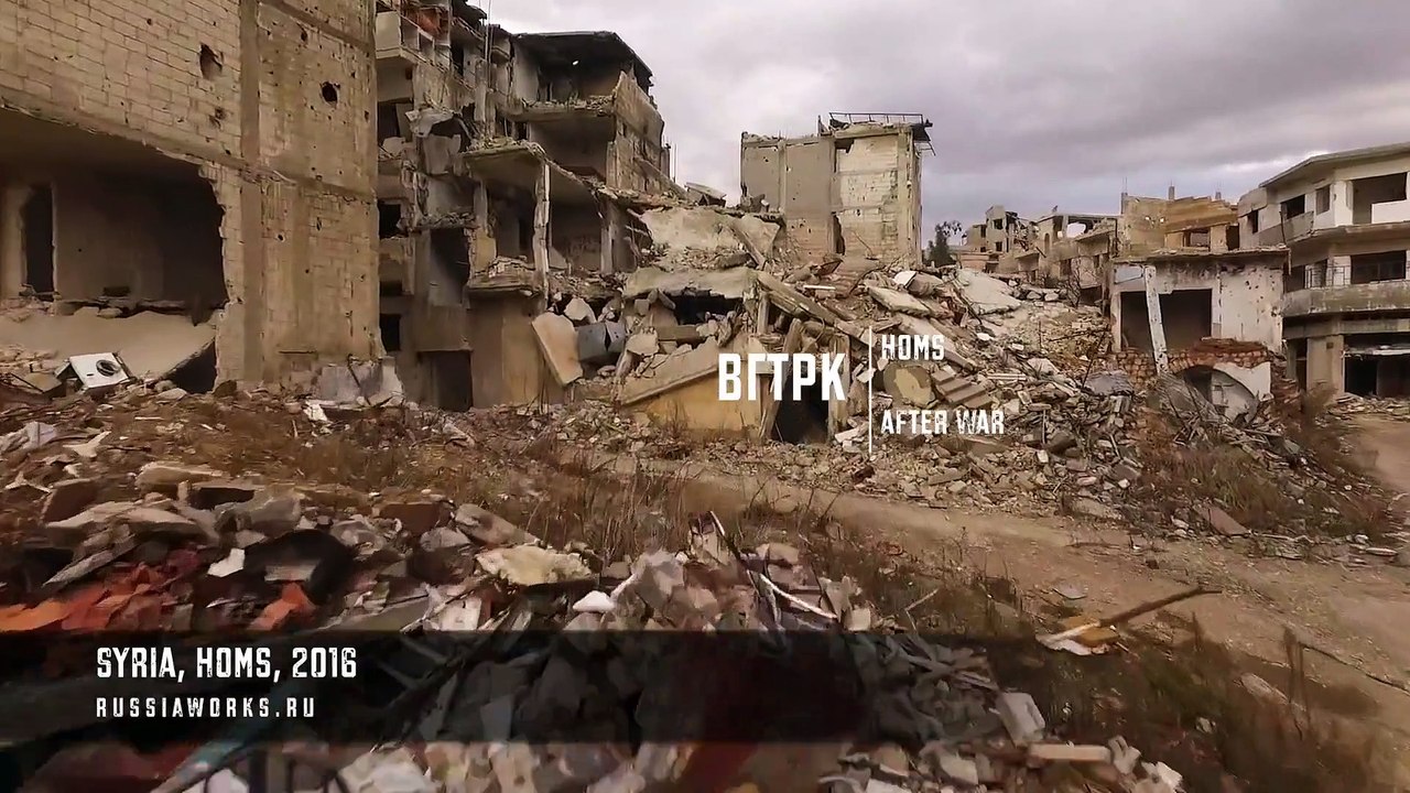 Syrie : un drone filme la ville de Homs dévastée