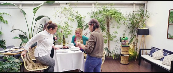 VIDEOCLIP_Cortometraje DARWIN SE SIENTA A LA MESA DE ARTURO MENOR