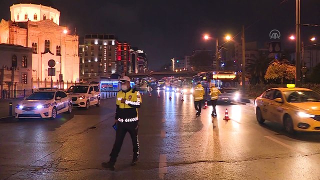 İSTANBUL - Sokağa çıkma kısıtlaması - İstiklal Caddesi, Aksaray ve Cevizlibağ