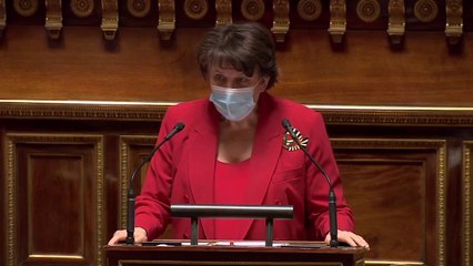 Les « réformes novatrices » de Valéry Giscard d'Estaing saluées par Roselyne Bachelot