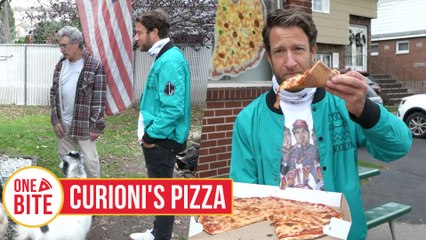Barstool Pizza Review - Curioni's Pizza (Lodi, NJ) Bonus Petting Zoo