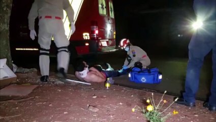 Moto bate em caçamba de entulho no Bairro Coqueiral